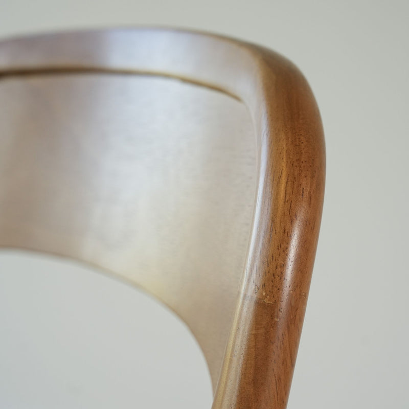 2000389200-007 : Dining Chair Loar Dining Chair, Pecan